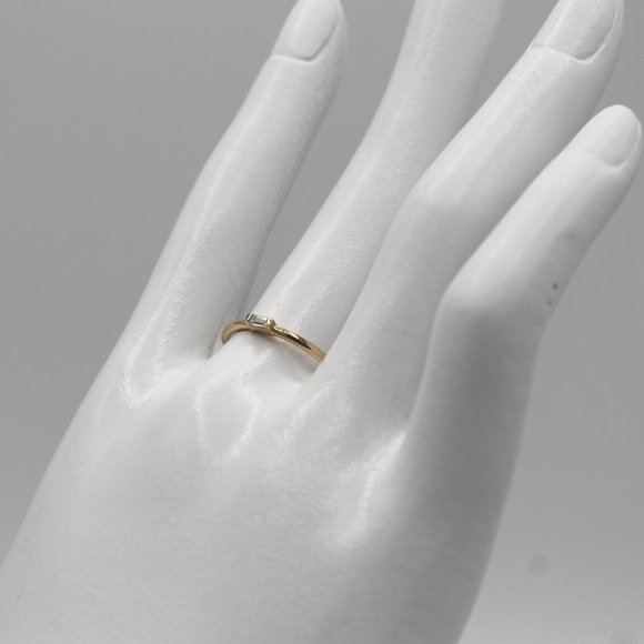 Thin 14kt yellow gold ring band sz 6.5 moissanite - Picture 3 of 7